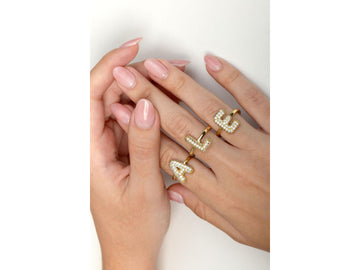 Anillo inicial con zirconias