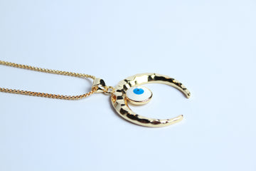 Collar luna con ojo turco