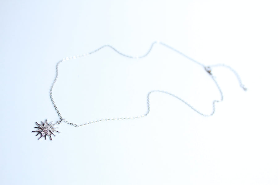 Collar girasol plateado