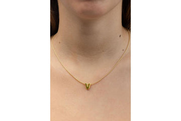 Collar inicial doradas