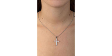 Collar Cruz Plateada