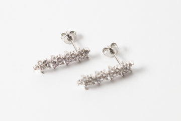 Arete Flor Colgante con Zirconia