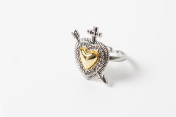 Anillo Corazón Flechado con Zirconias