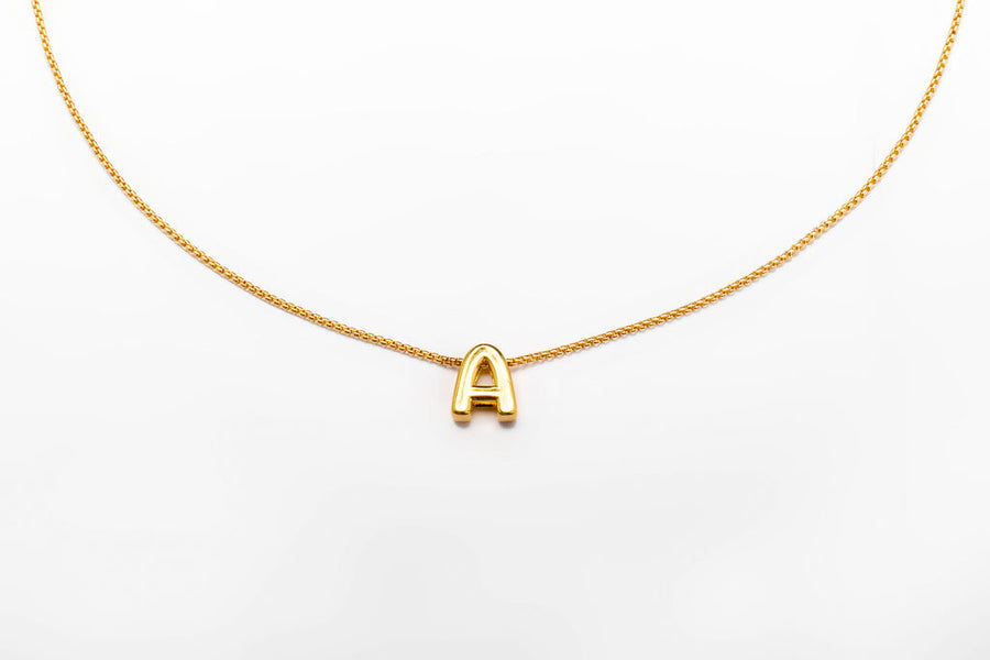 Collar inicial doradas