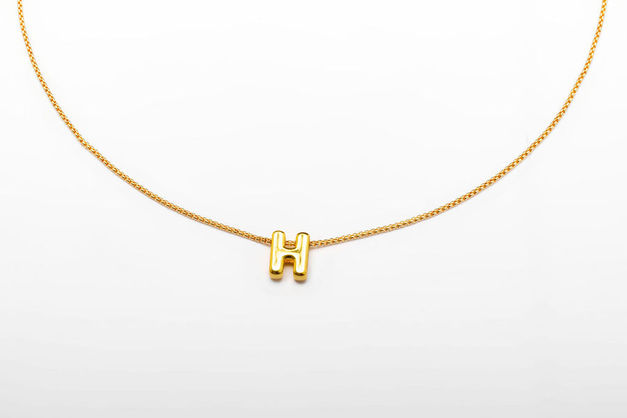 Collar inicial doradas