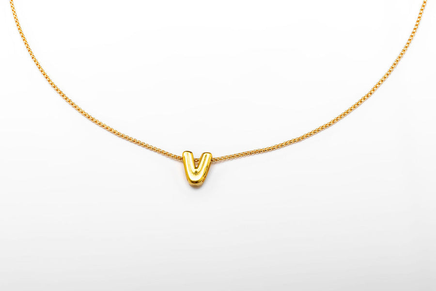 Collar inicial doradas