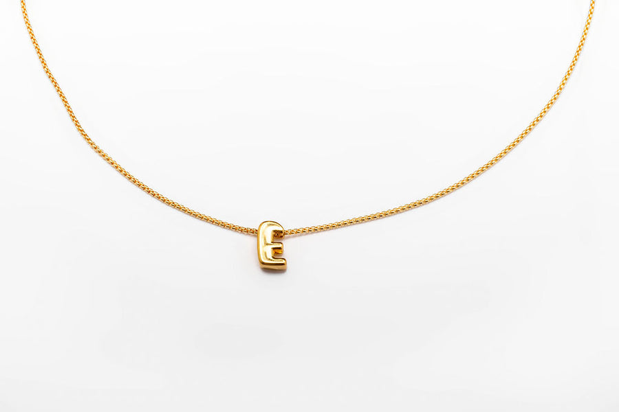Collar inicial doradas