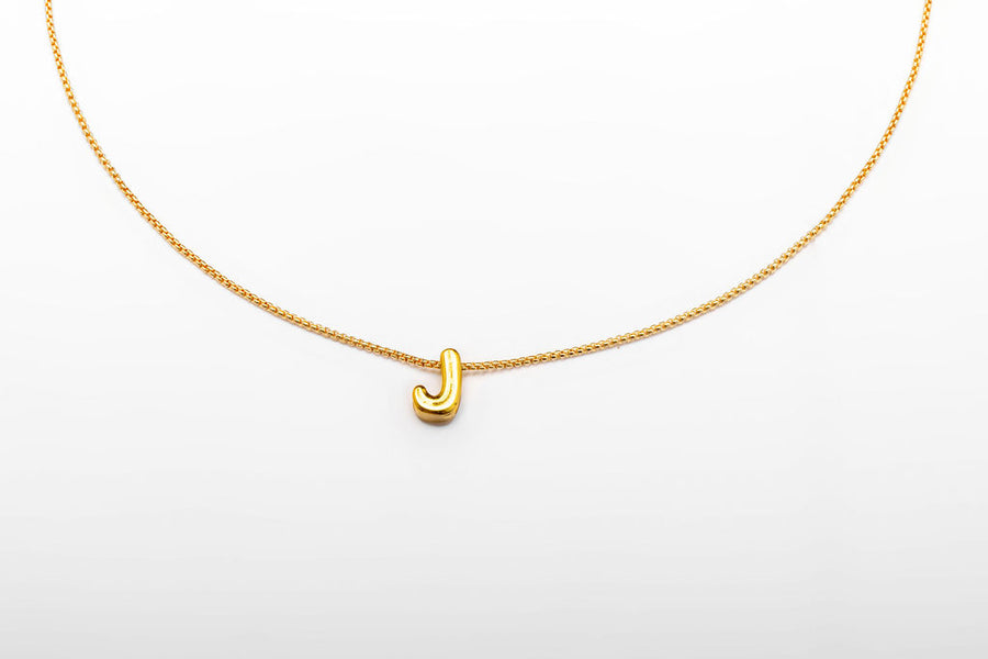 Collar inicial doradas