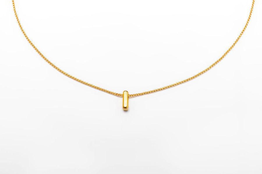 Collar inicial doradas