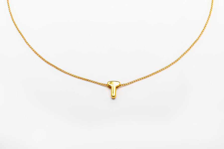 Collar inicial doradas