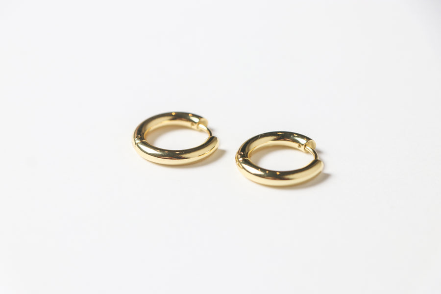 Arracada Dorada Delgada