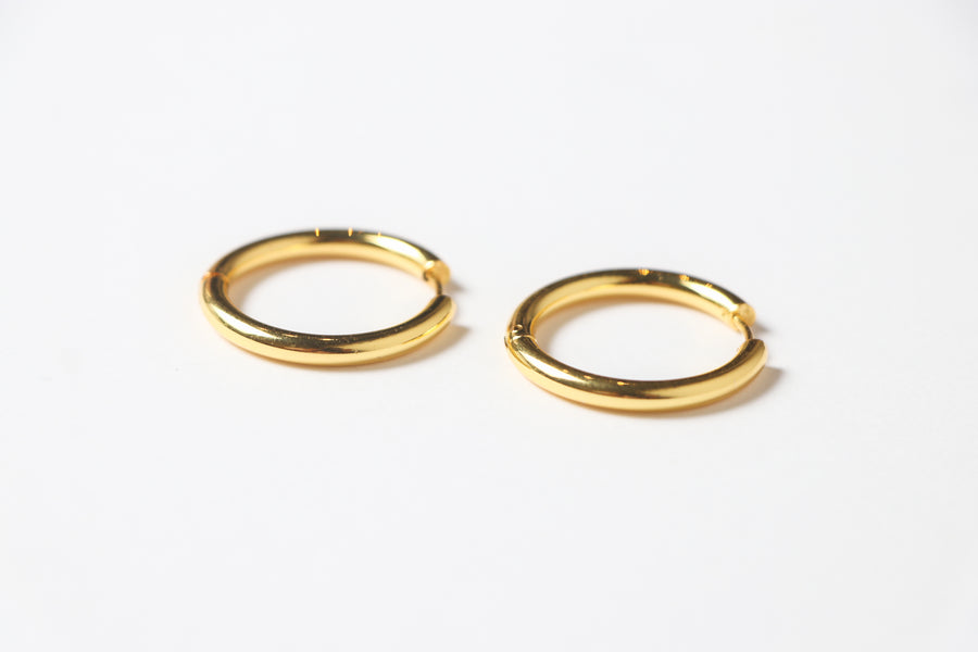 Arracada Dorada Delgada