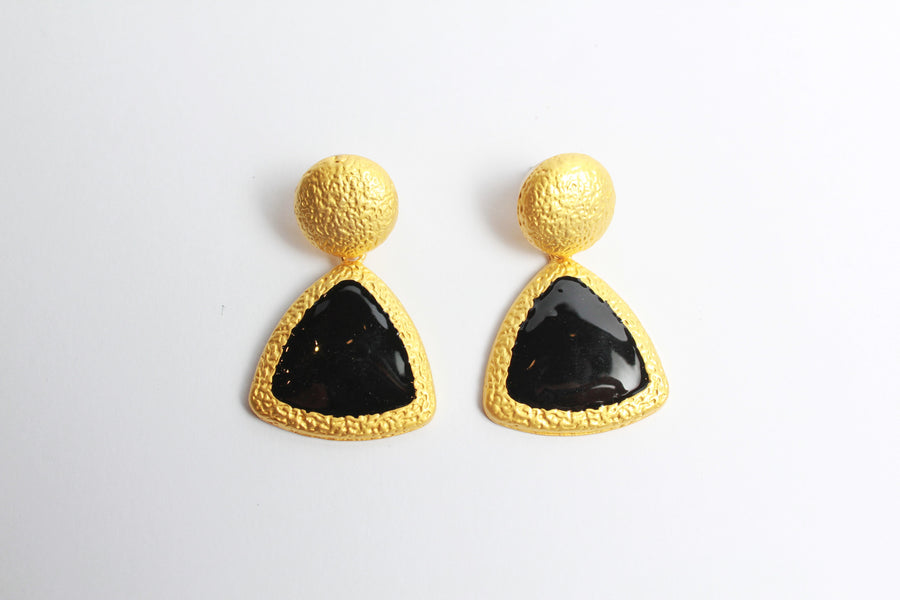 Aretes Triángulos Negros