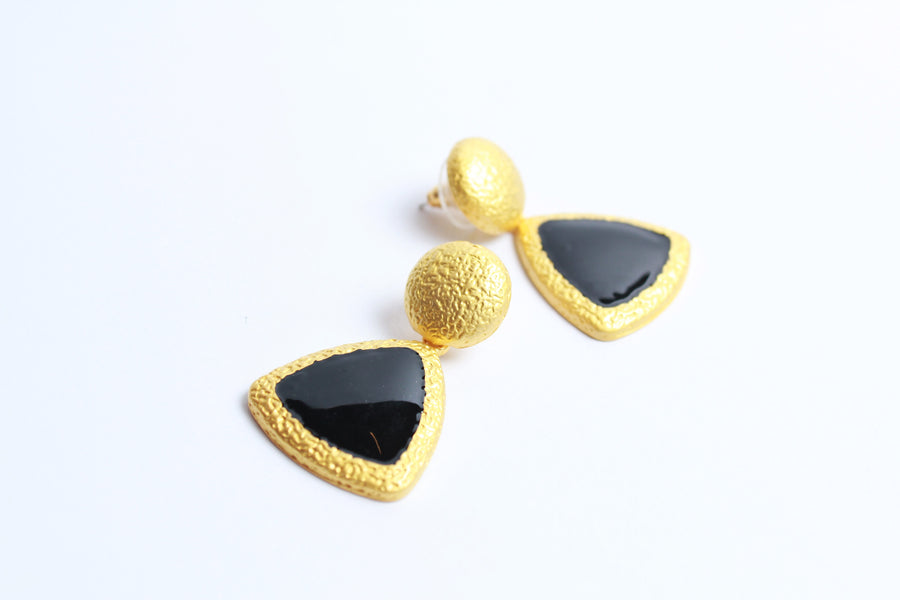 Aretes Triángulos Negros